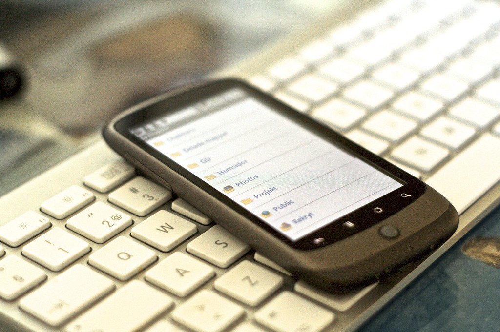 Telefon cu notificări și mesaje